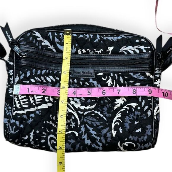 VERA BRADLEY Women’s Paisley Noir Trimmed Quilted Crossbody Bag - Picture 7 of 9